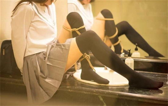 西檬之家-圣水在字母圈的含义：BDSM新人需知的安全与共识